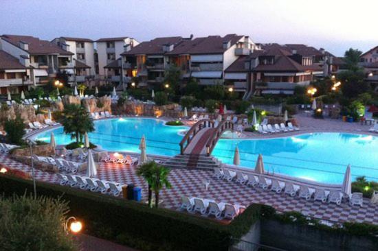 Apartment With Garden And Grill - Green Residence Sirmione Desenzano del Garda Esterno foto