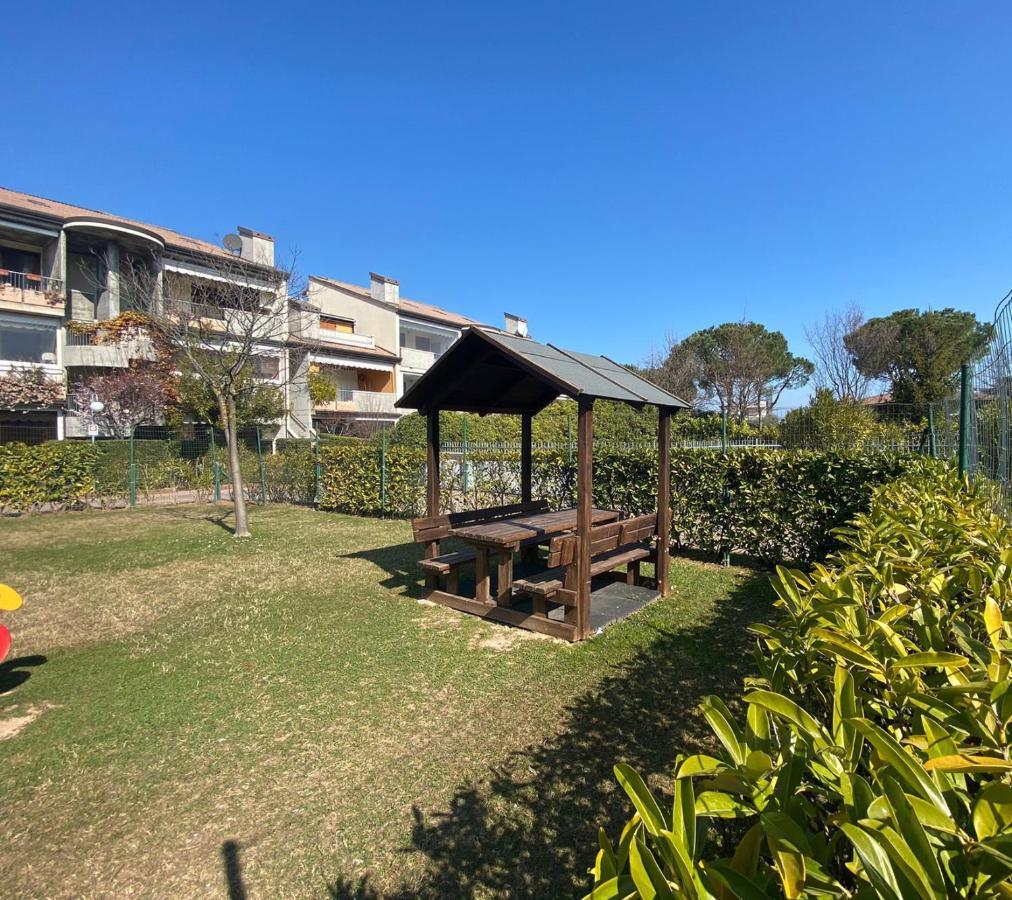 Apartment With Garden And Grill - Green Residence Sirmione Desenzano del Garda Esterno foto