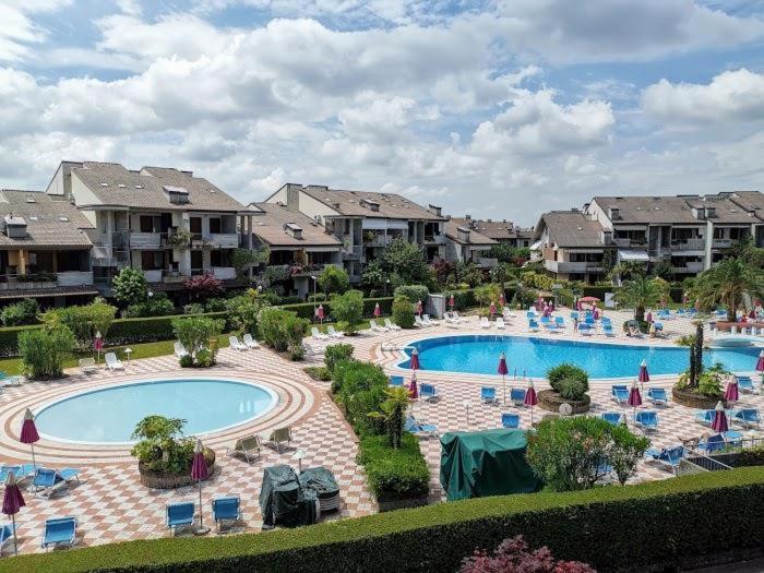 Apartment With Garden And Grill - Green Residence Sirmione Desenzano del Garda Esterno foto