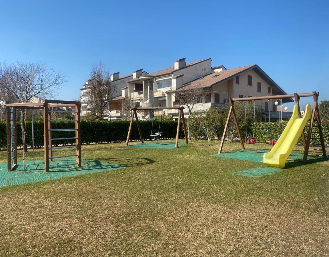 Apartment With Garden And Grill - Green Residence Sirmione Desenzano del Garda Esterno foto