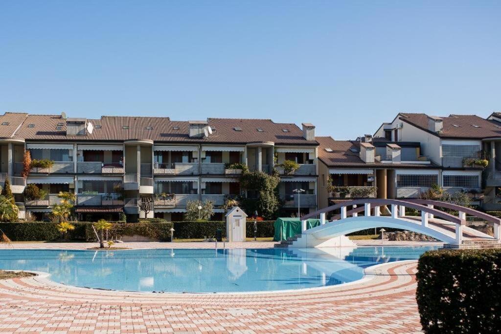 Apartment With Garden And Grill - Green Residence Sirmione Desenzano del Garda Esterno foto