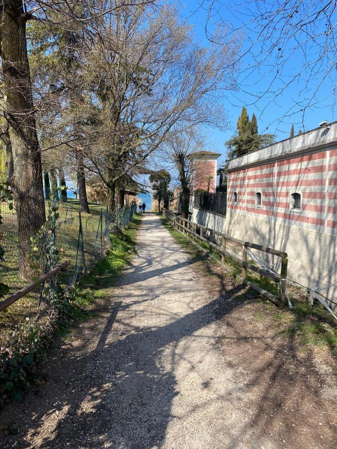 Apartment With Garden And Grill - Green Residence Sirmione Desenzano del Garda Esterno foto